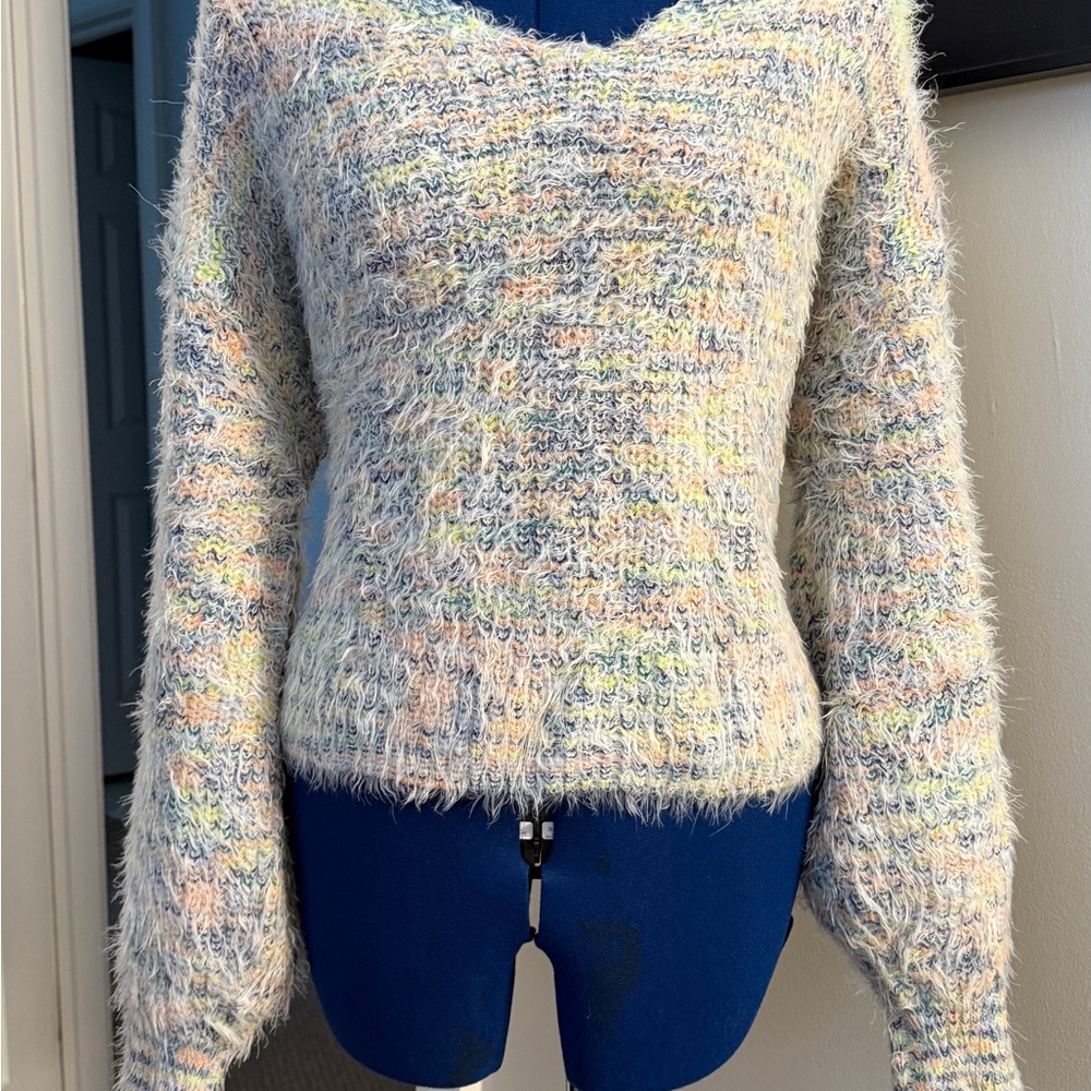 Free People Cream V-Neck Sweater with Fuzzy Texture and Long Sleeves